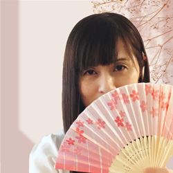 蓮華綾乃占い師